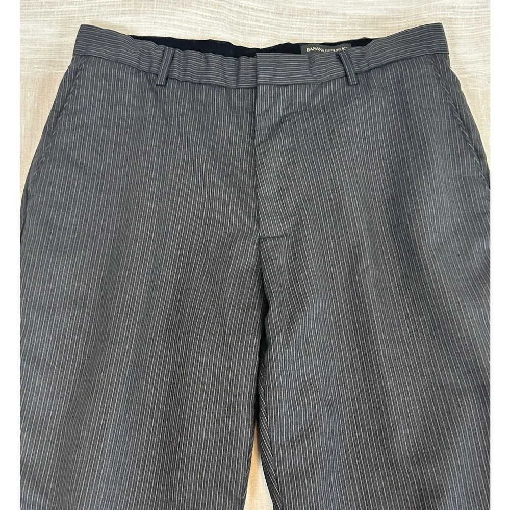 Banana Republic Mens Wool/Poly Dress Pants Gray Stripe Sz 36x34 (actual 35x33.5)